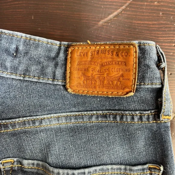 Levi’s High Rise Skinny - Picture 3 of 4
